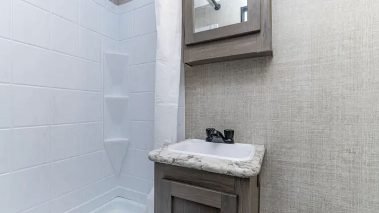 Photo of Bathroom in Bayshore Gardens