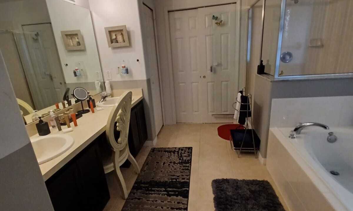 Photo of Bathroom in Sunset Ridge