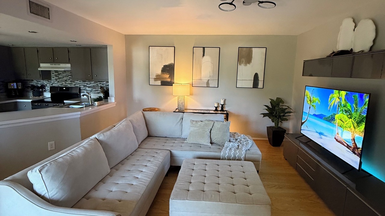 Photo of Livingroom in Fountain Lakes
