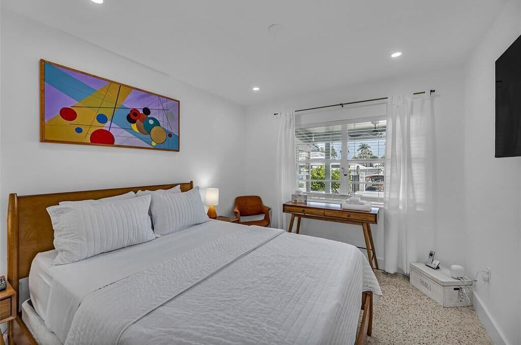 Photo of Bedroom in Lauderdale Harbours