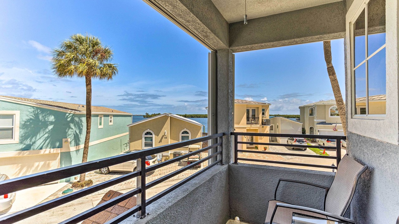Photo of Patio Balcony in Nettles Island