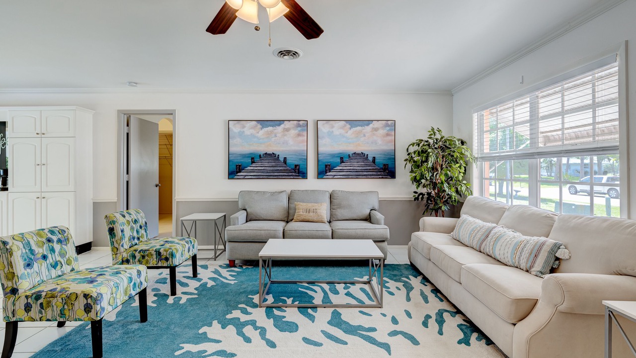 Photo of Livingroom in Oakland Hills