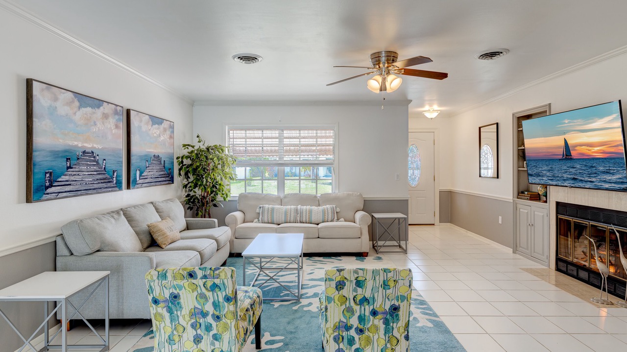 Photo of Livingroom in Oakland Hills