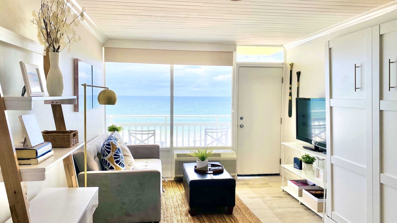 Photo of Livingroom in Ormond Beach