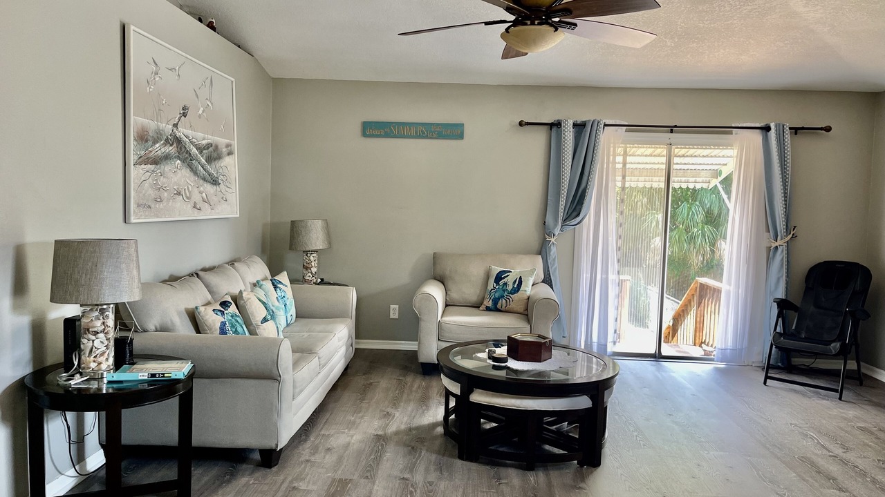 Photo of Livingroom in Tarpon Springs
