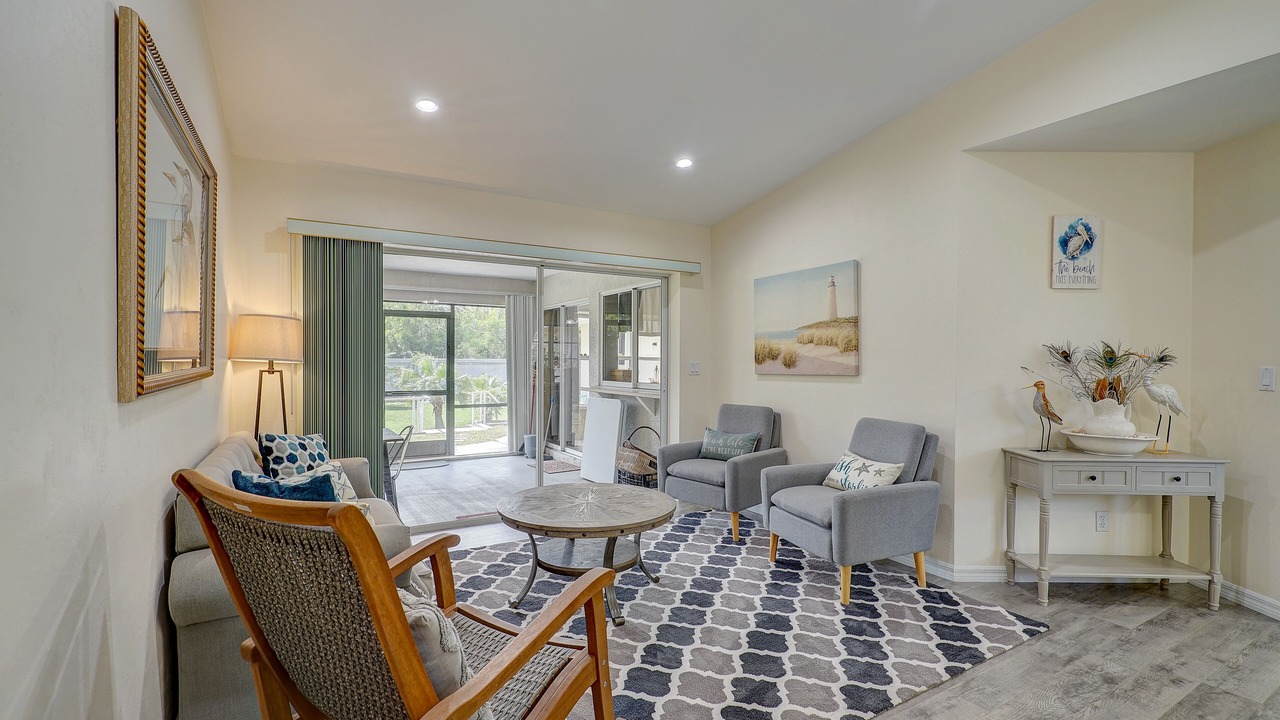 Photo of Livingroom in Saint James City