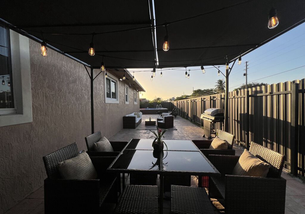 Photo of Outdoor in Tamiami
