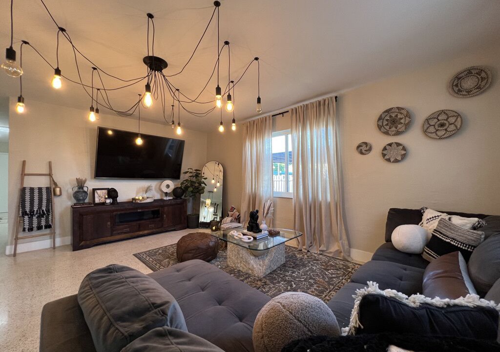 Photo of Livingroom in Tamiami