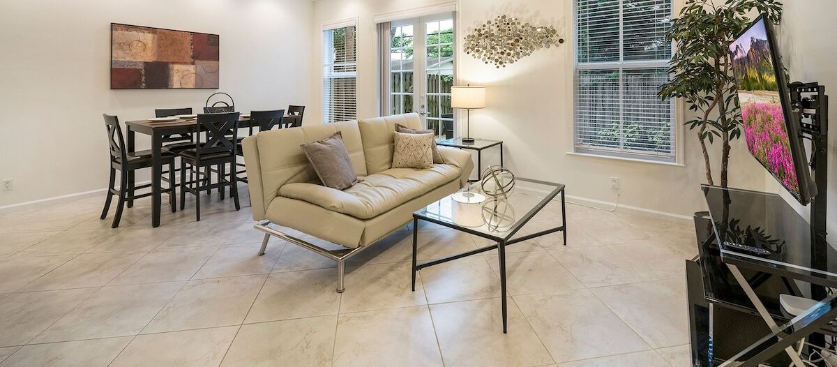 Photo of Livingroom in Sailboat Bend