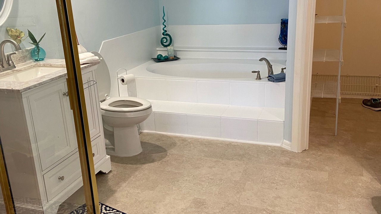 Photo of Bathroom in Lely Golf Estates