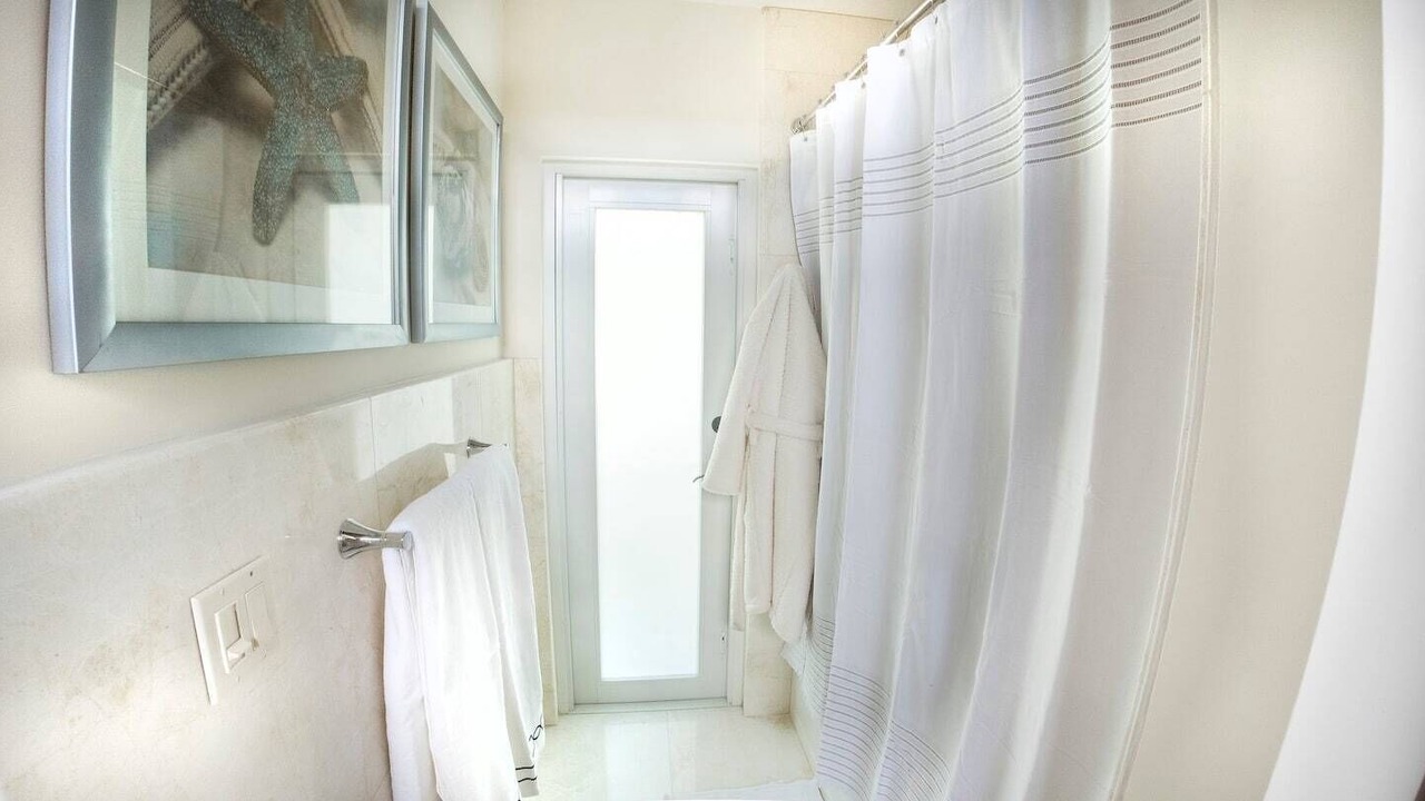 Photo of Bathroom in Miami Shores
