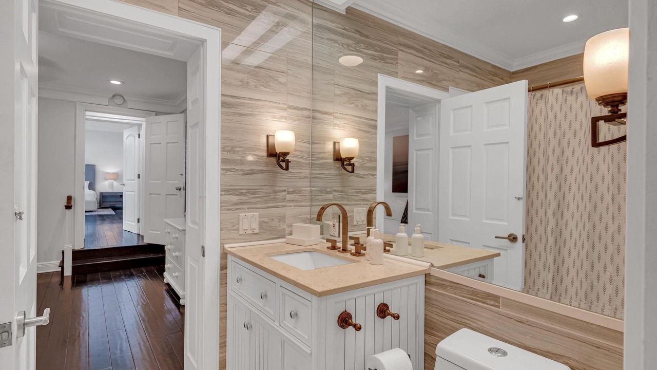 Photo of Bathroom in Harbor Beach