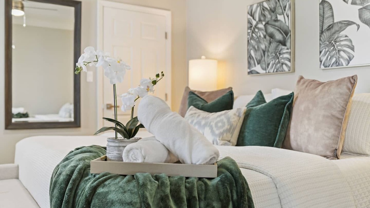 Photo of Bedroom in Carver City - Lincoln Gardens