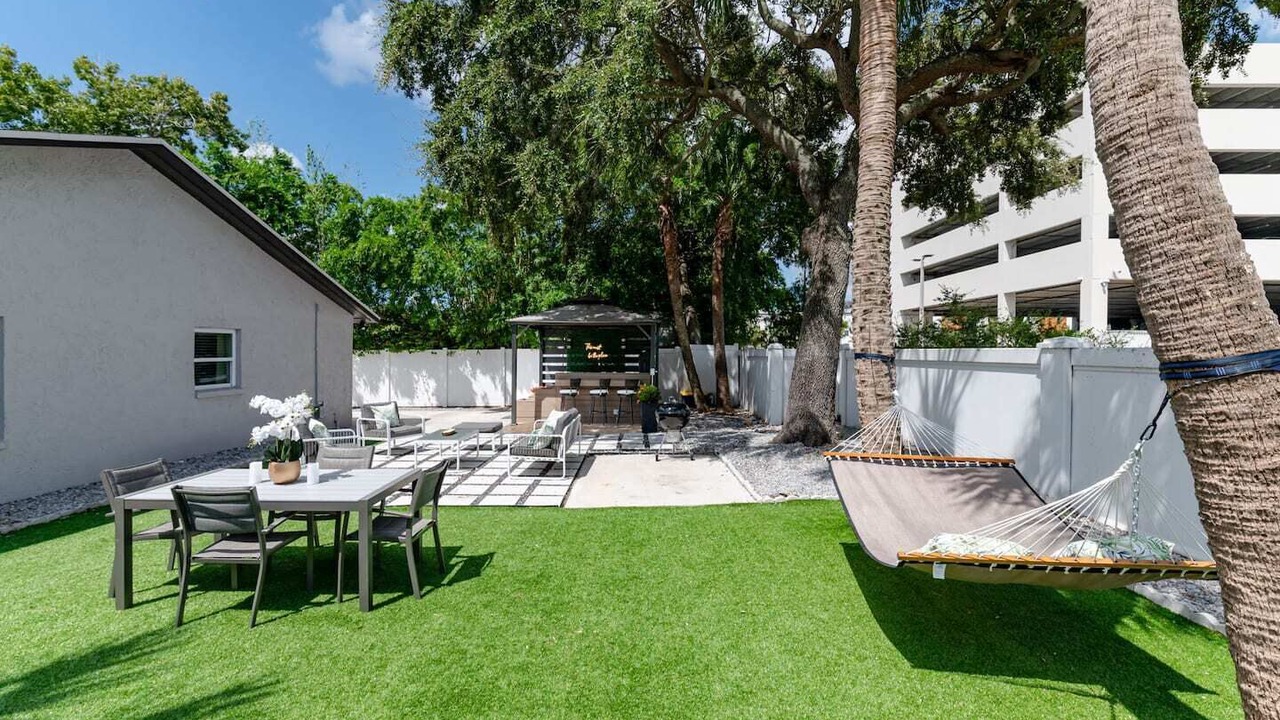 Photo of Outdoor in Carver City - Lincoln Gardens