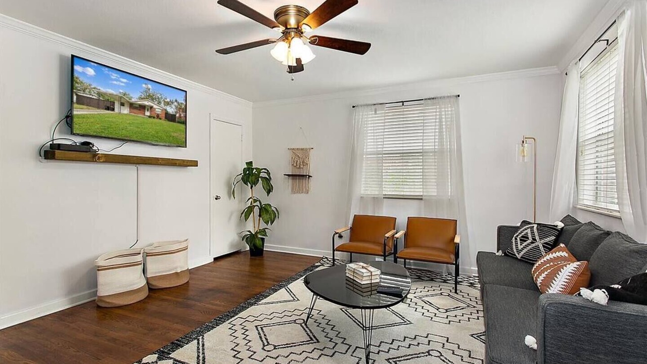 Photo of Livingroom in Jacksonville