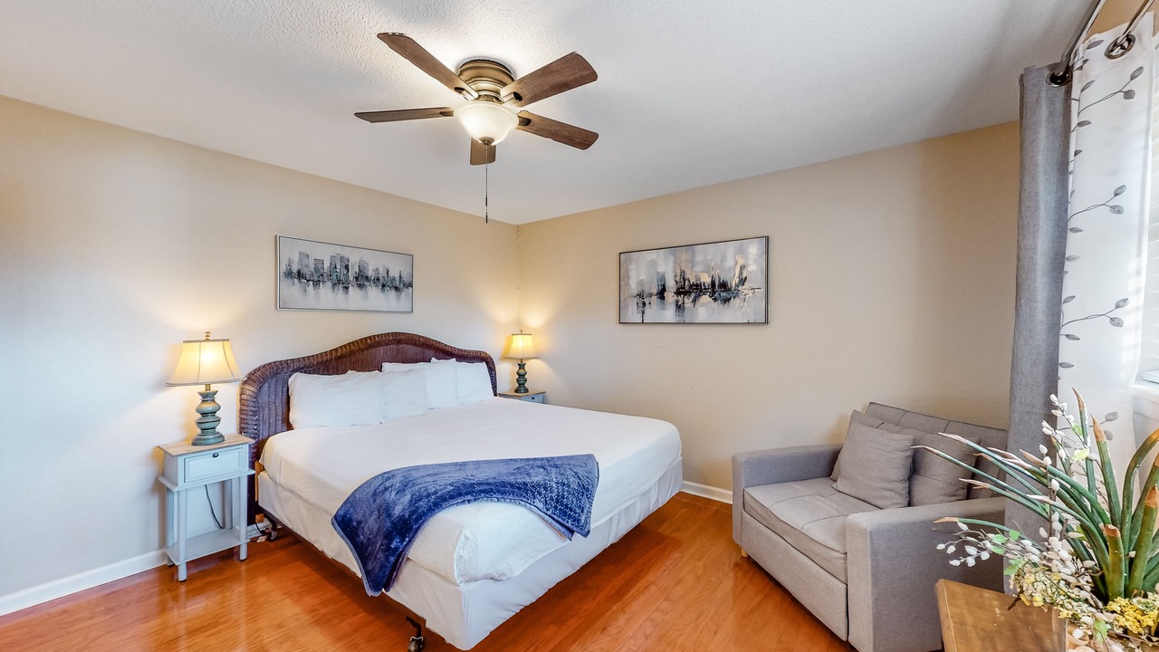 Photo of Bedroom in Miramar Beach