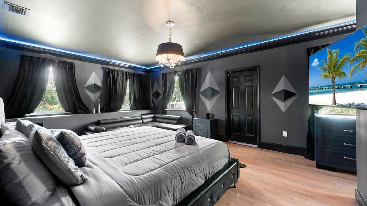 Photo of Bedroom in Northeast Miami