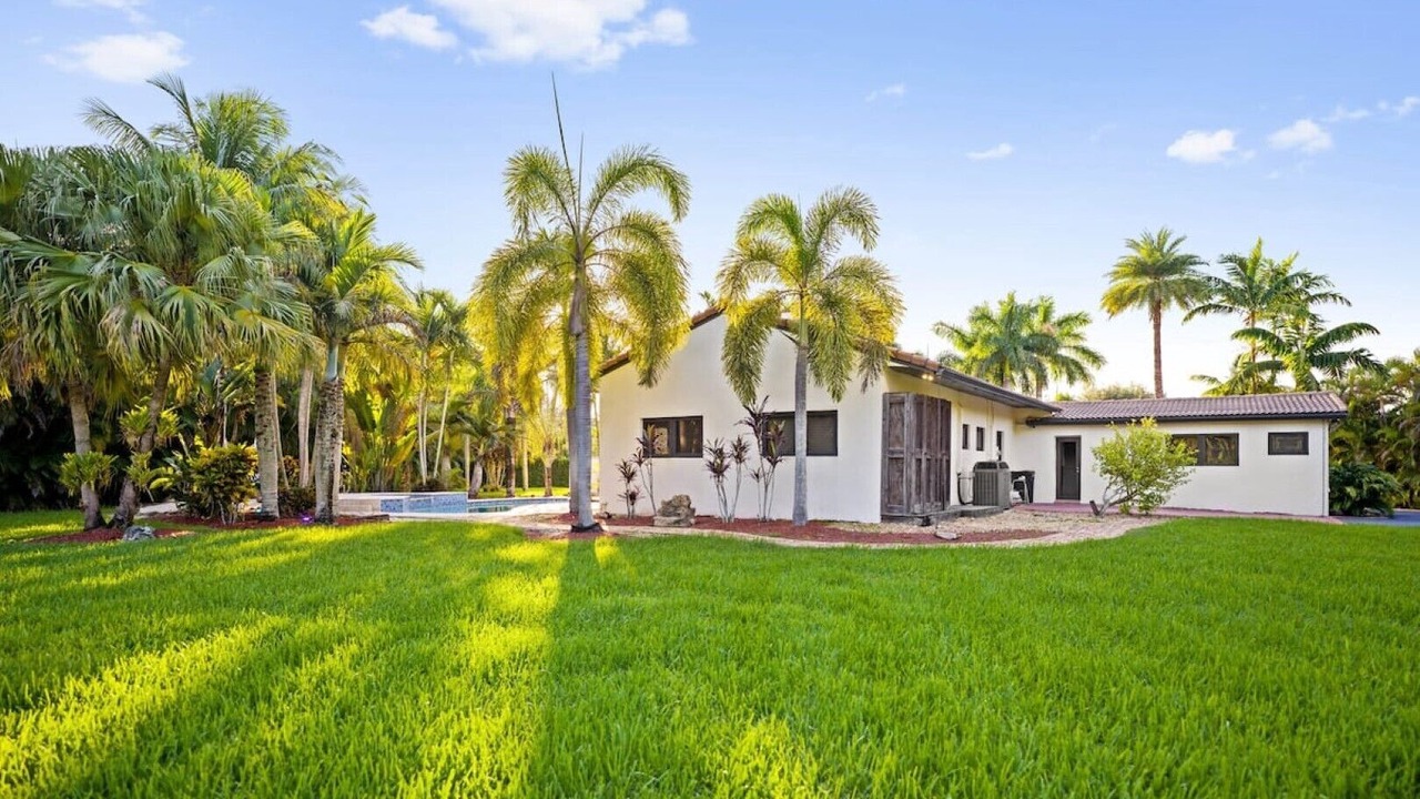 Photo of Outdoor in Pinecrest