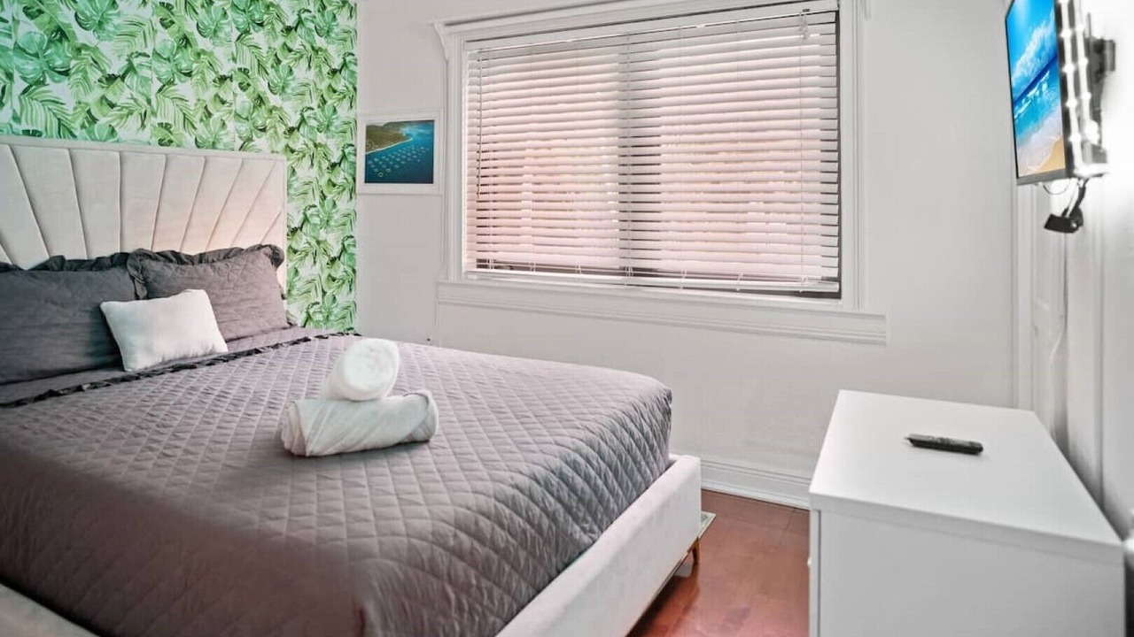 Photo of Bedroom in Pinecrest