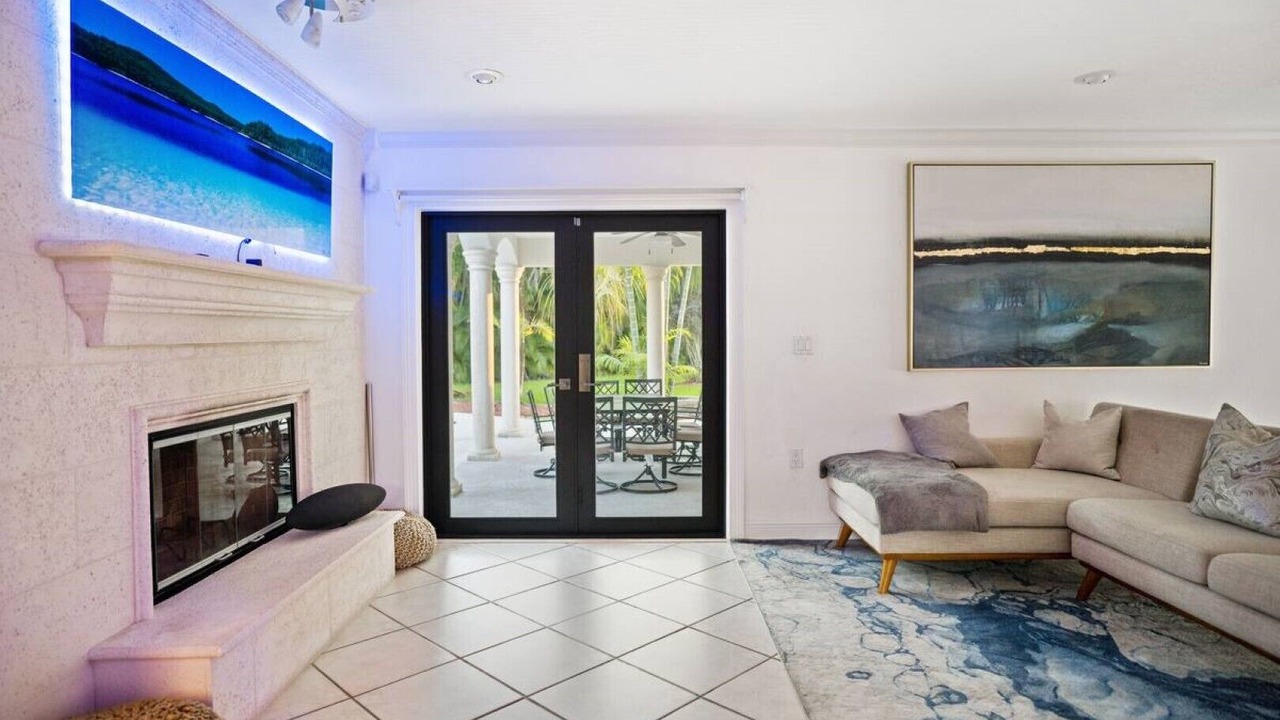 Photo of Livingroom in Pinecrest