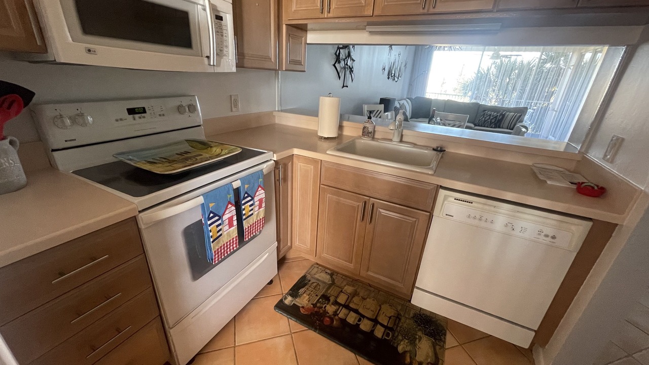 Photo of Kitchen in Jupiter Bay