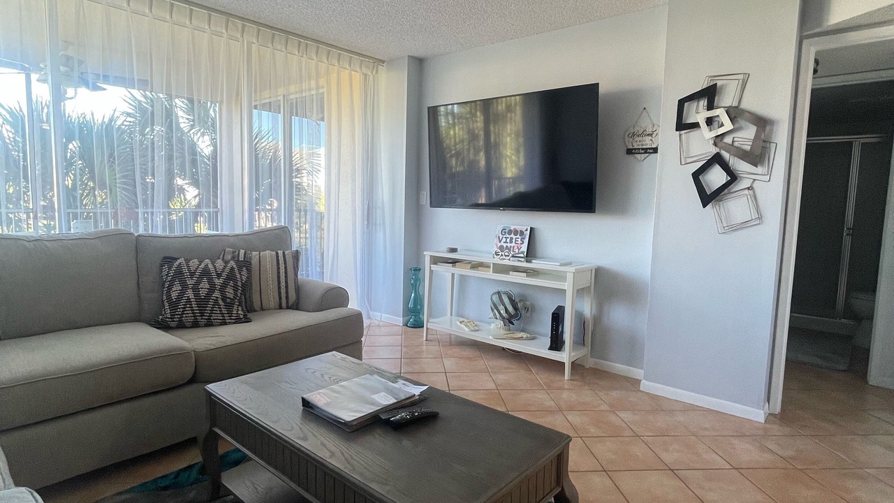 Photo of Livingroom in Jupiter Bay
