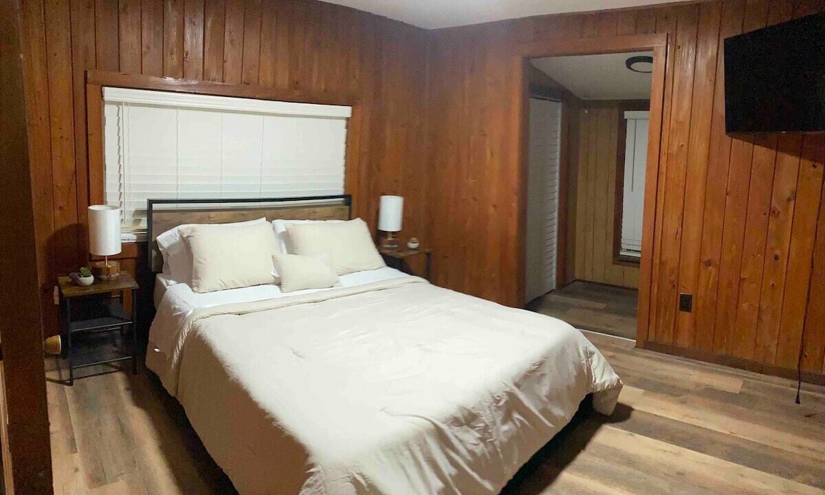 Photo of Bedroom in Inglis