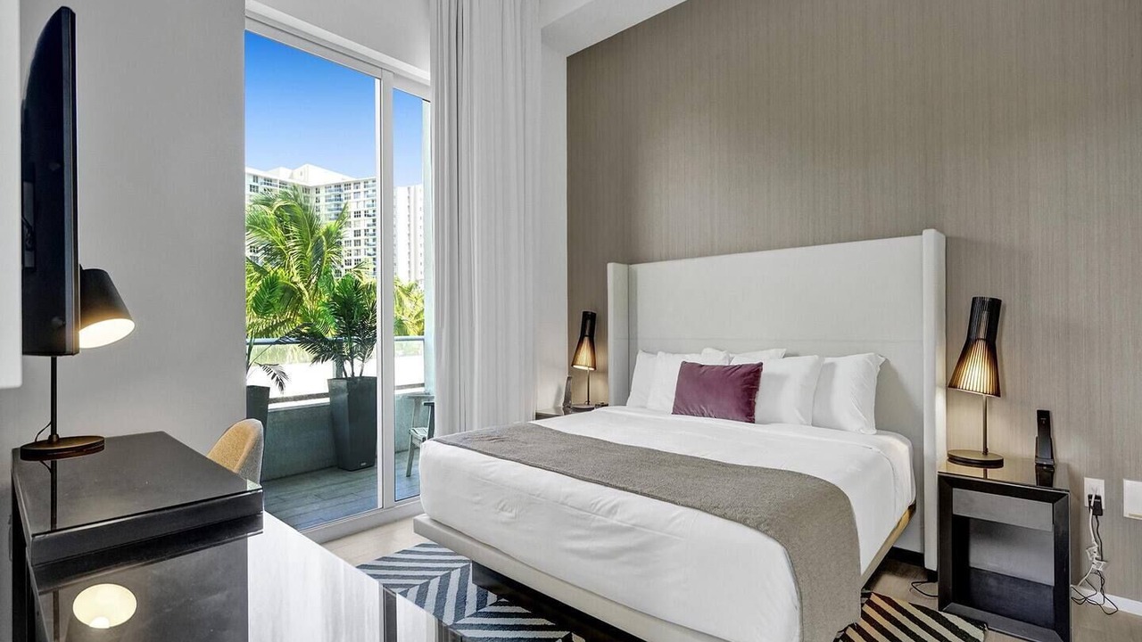 Photo of Bedroom in Hallandale Beach