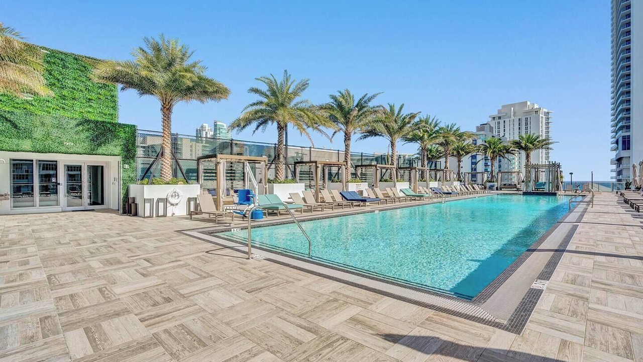 Photo of Outdoor in Hallandale Beach