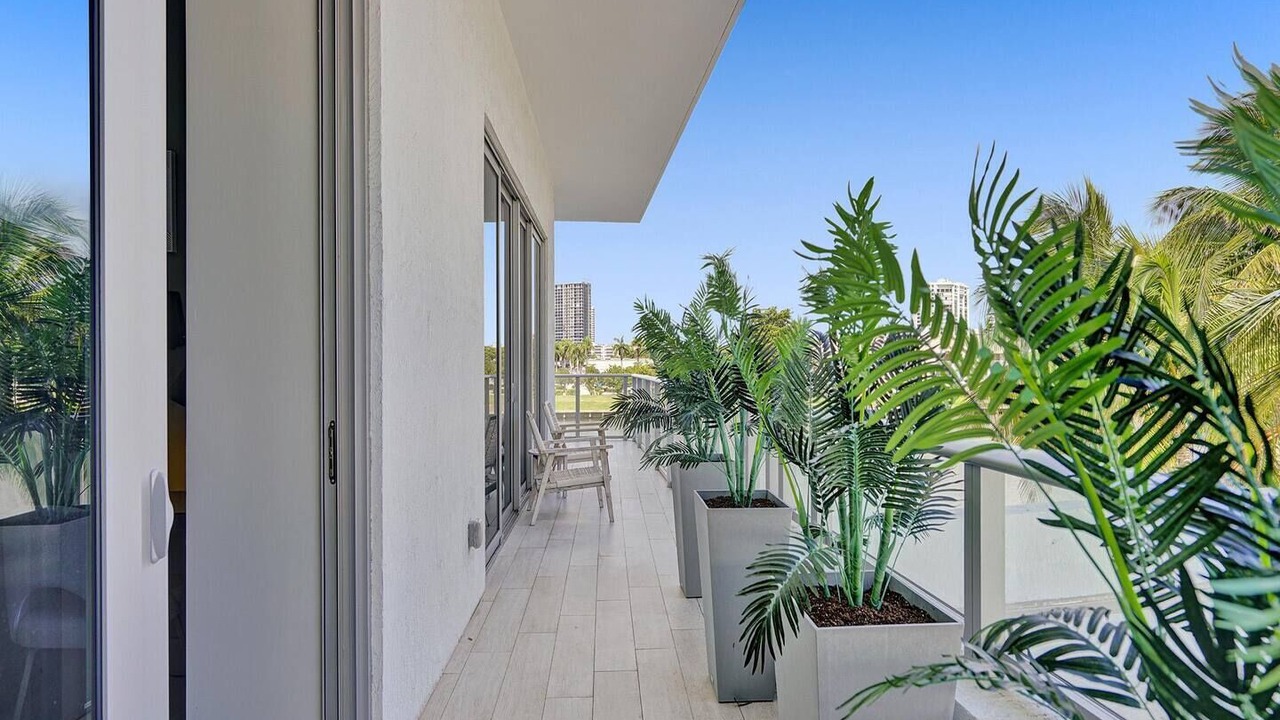 Photo of Patio Balcony in Hallandale Beach