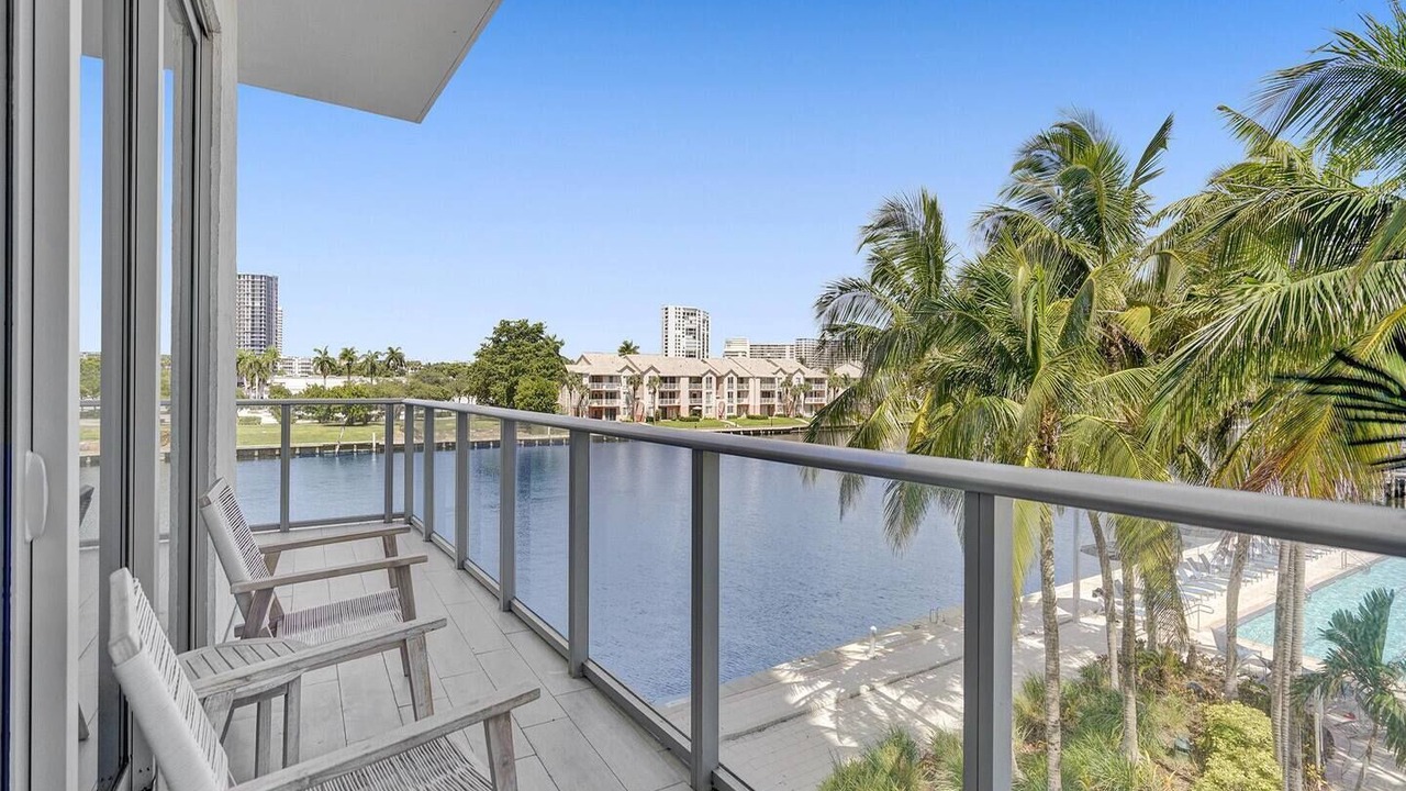 Photo of Outdoor in Hallandale Beach