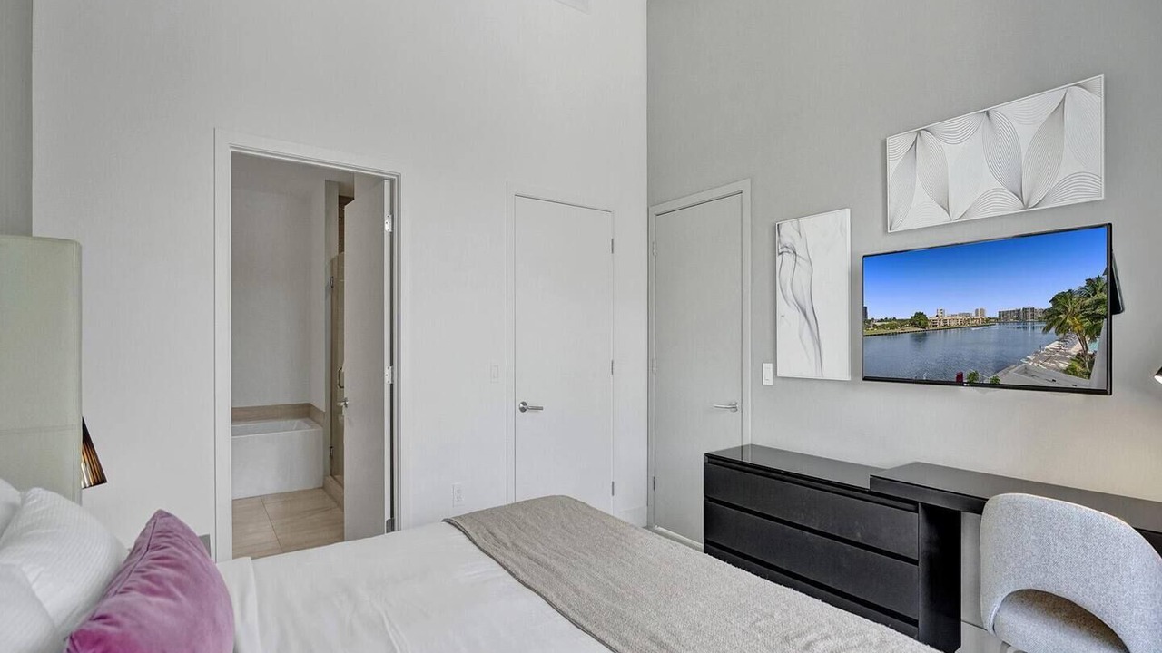 Photo of Bedroom in Hallandale Beach