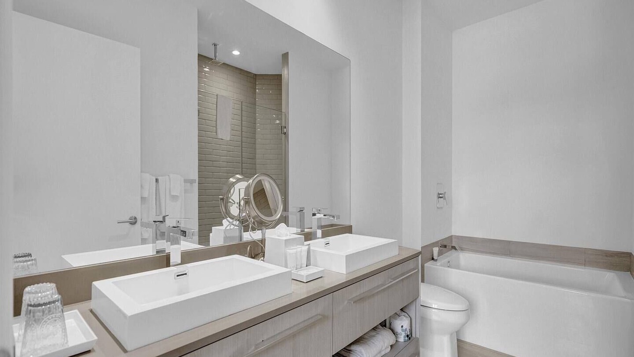 Photo of Bathroom in Hallandale Beach