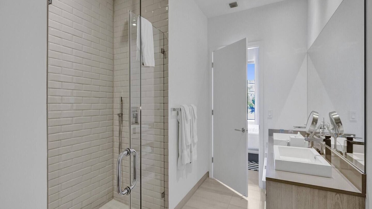 Photo of Bathroom in Hallandale Beach