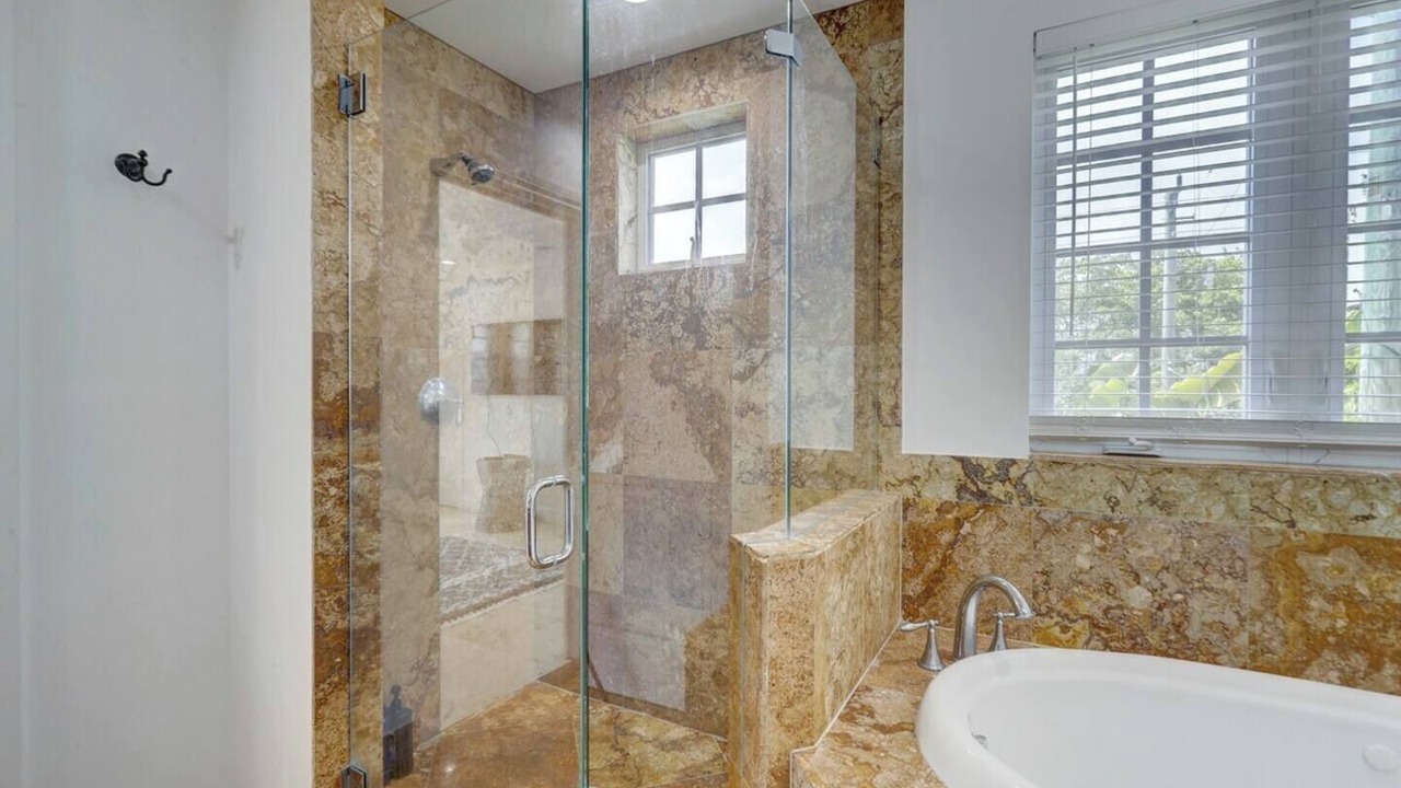 Photo of Bathroom in Colee Hammock