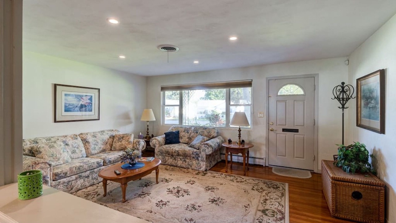 Photo of Livingroom in Kingston