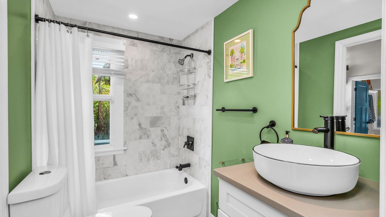 Photo of Bathroom in Flamingo Parks