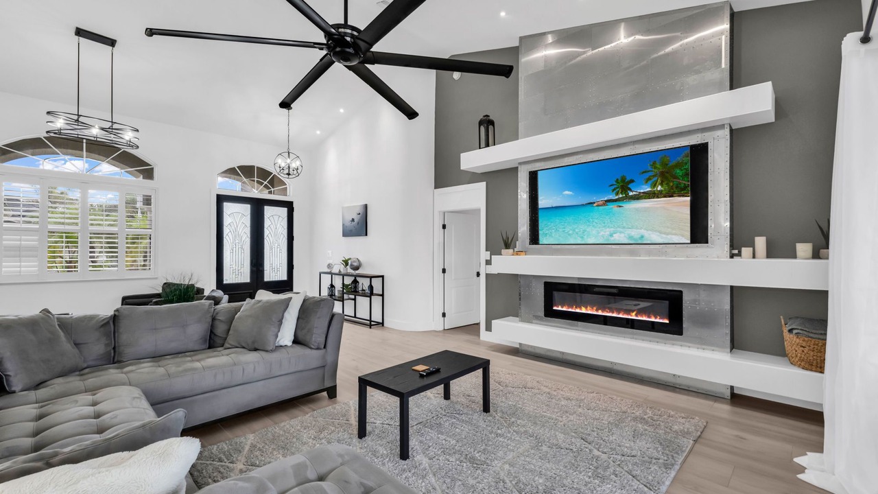 Photo of Livingroom in Burnt Store Isles