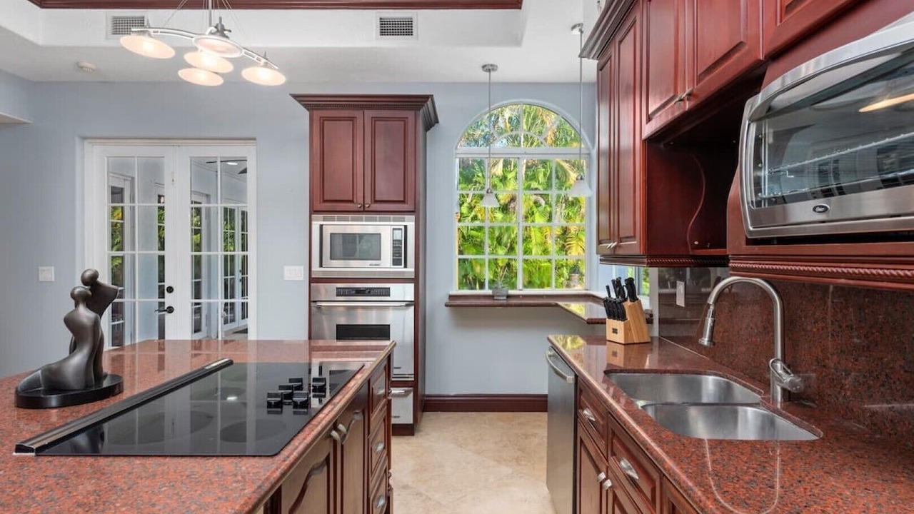Photo of Kitchen in Coral Gables Section
