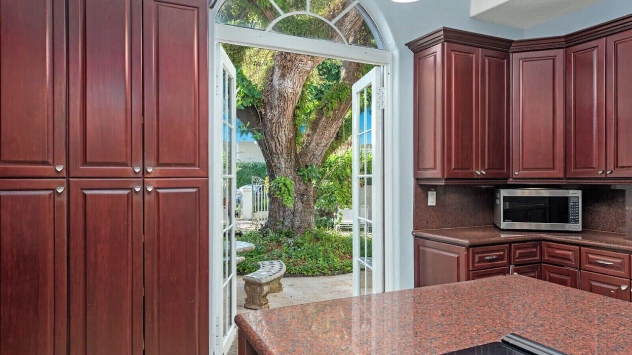 Photo of Kitchen in Coral Gables Section