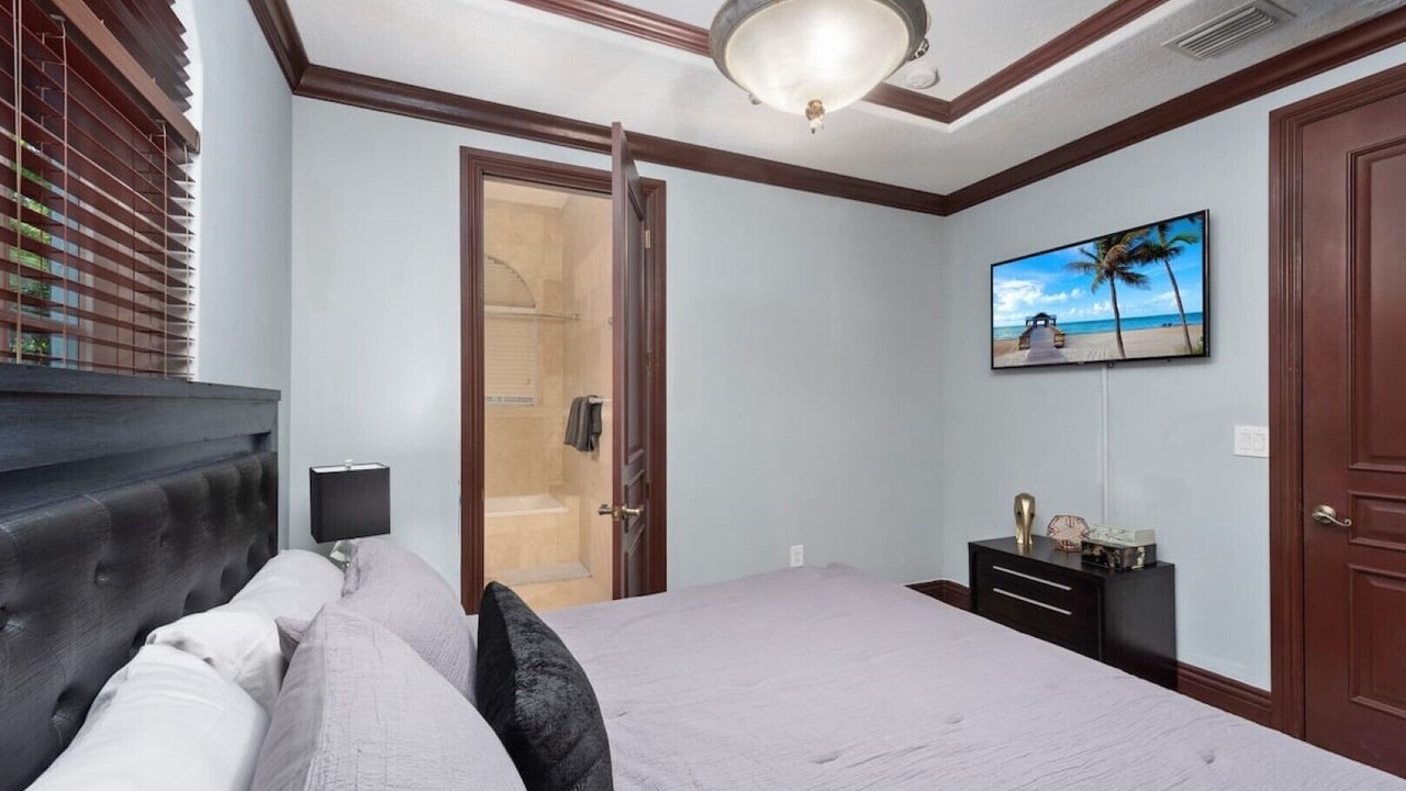 Photo of Bedroom in Coral Gables Section