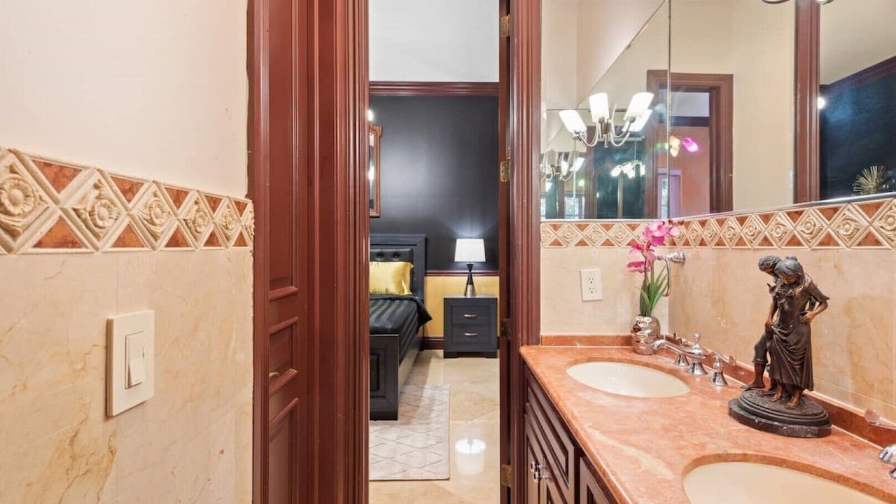 Photo of Bathroom in Coral Gables Section