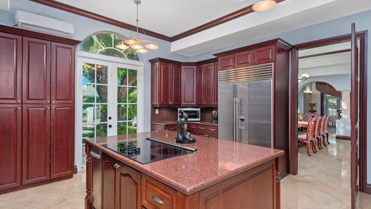 Photo of Kitchen in Coral Gables Section