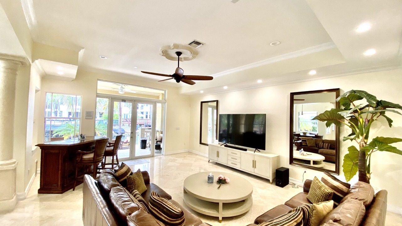 Photo of Livingroom in South Lake