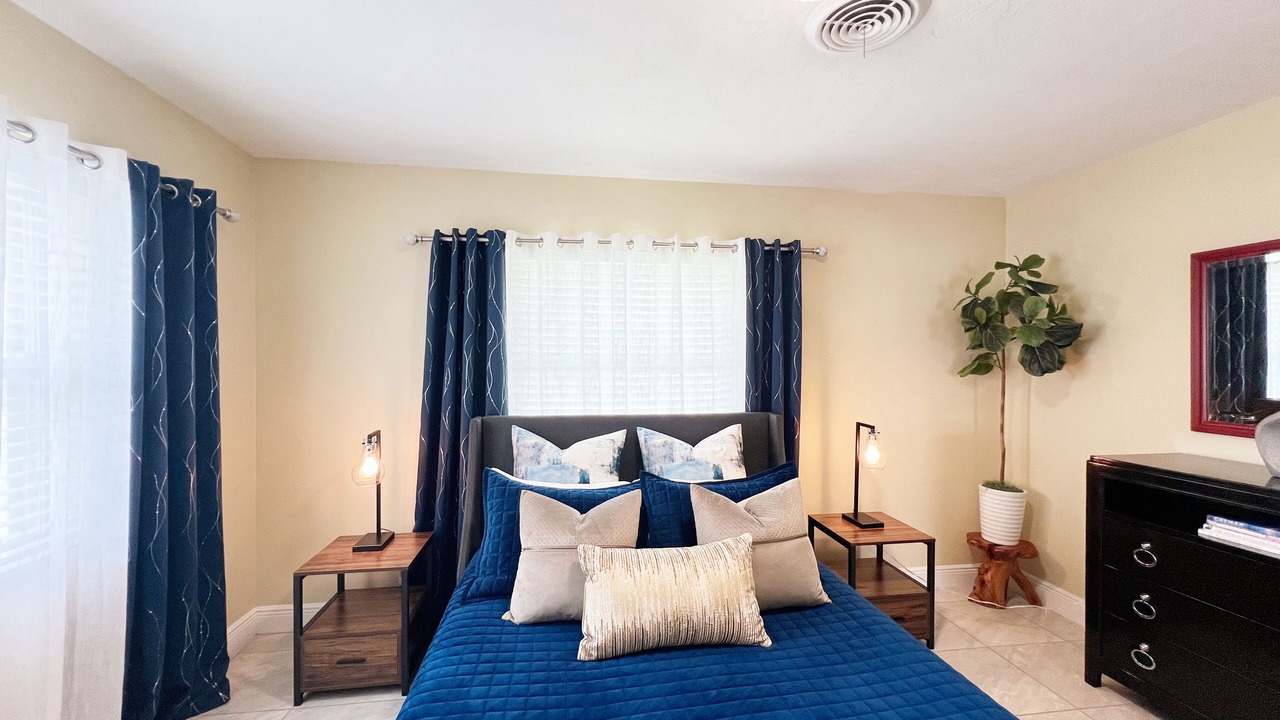 Photo of Bedroom in Edgewater