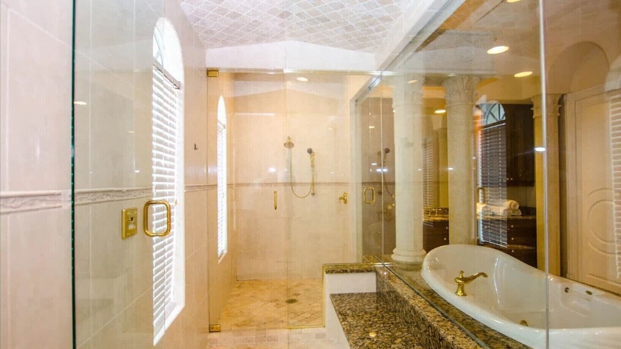Photo of Bathroom in Connors
