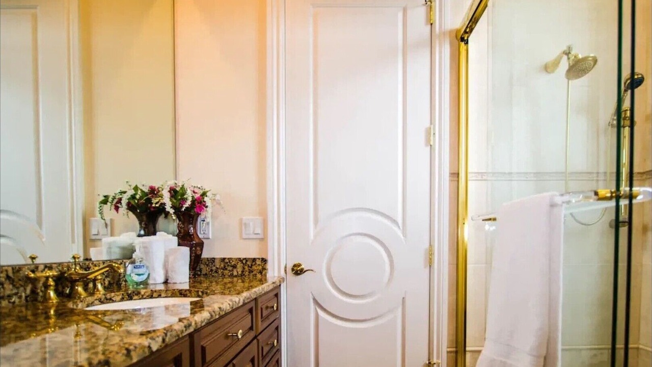 Photo of Bathroom in Connors