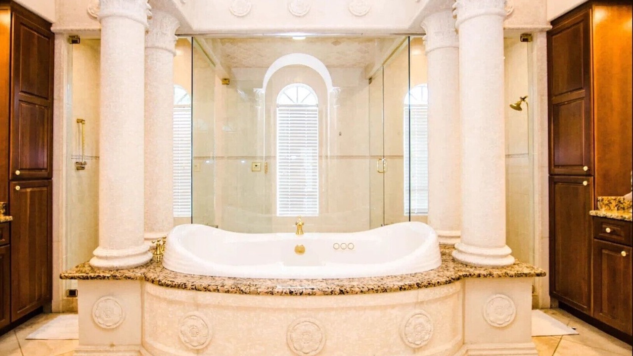 Photo of Bathroom in Connors