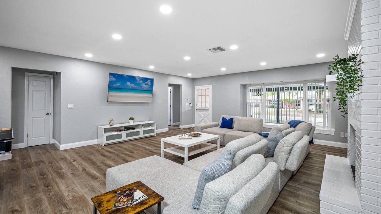 Photo of Bedroom in Bearss Plaza