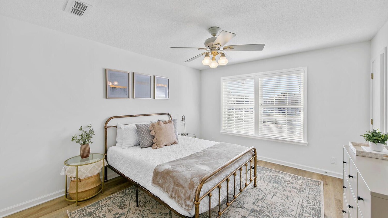 Photo of Bedroom in Seaview Park